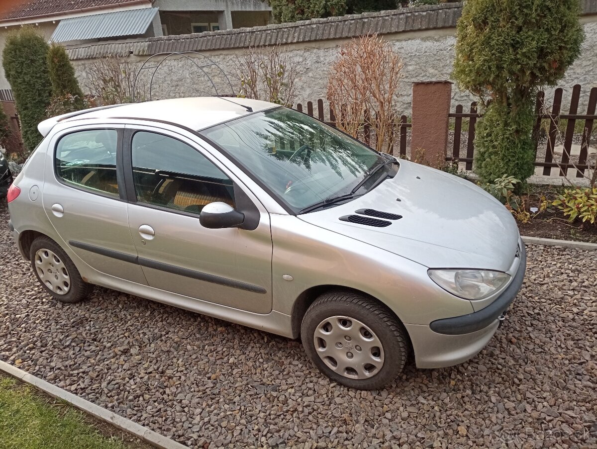 Peugeot 206, r.v. 2005, 55kw, 153 000 km