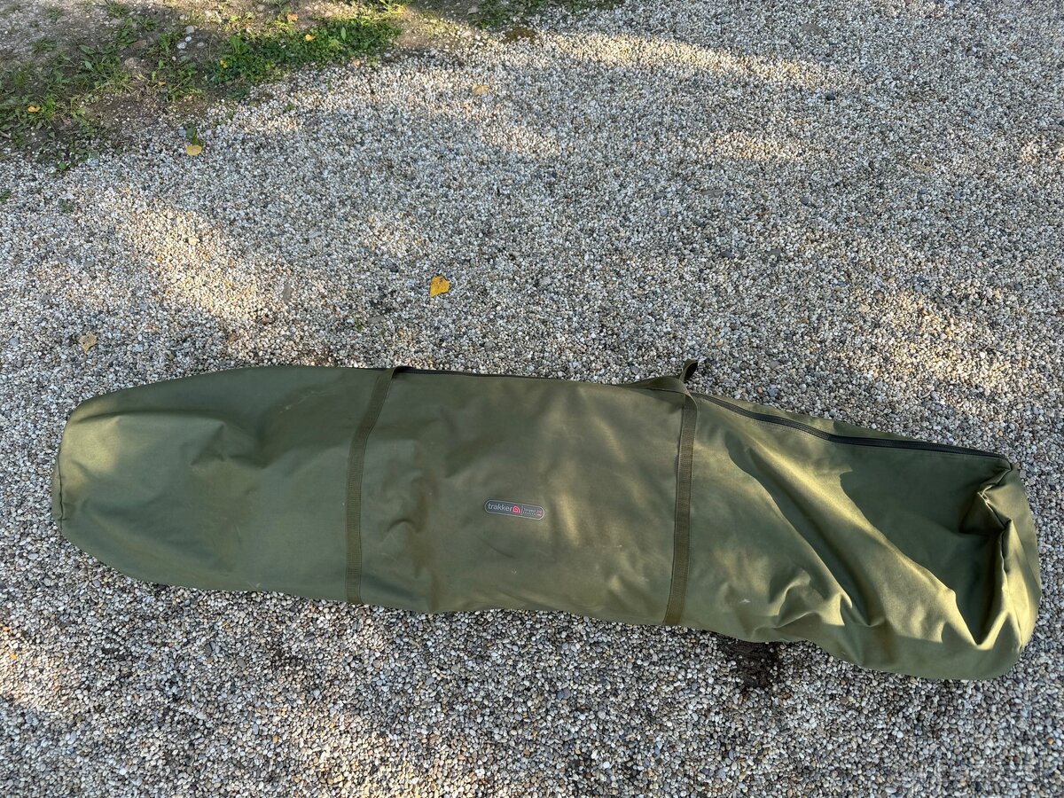 Trakker tempest 200 Bivvy aquatexx + skull cap aquatexx