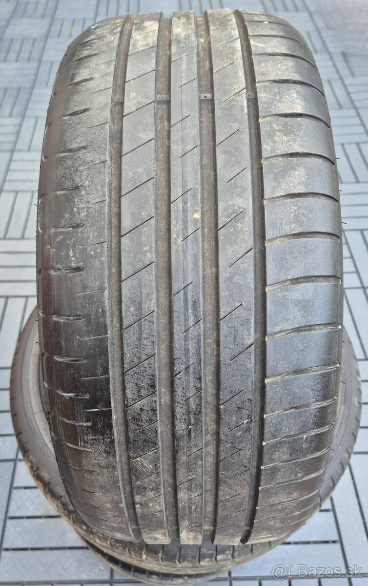 225/40r18 GoodYear