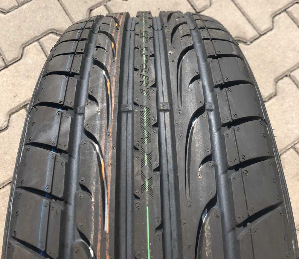 Dunlop sport max 215x45 R16