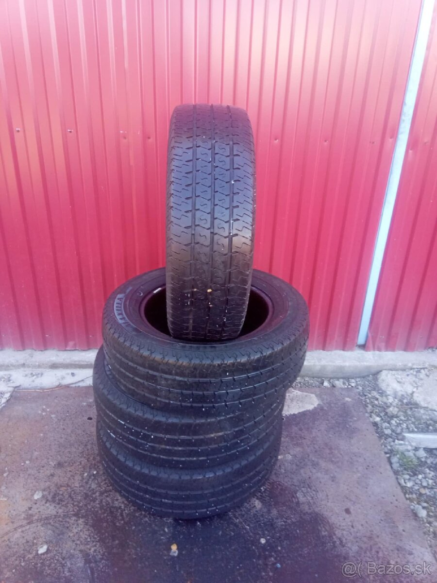 Predám 4ks letné pneu.215/65R16c Matador