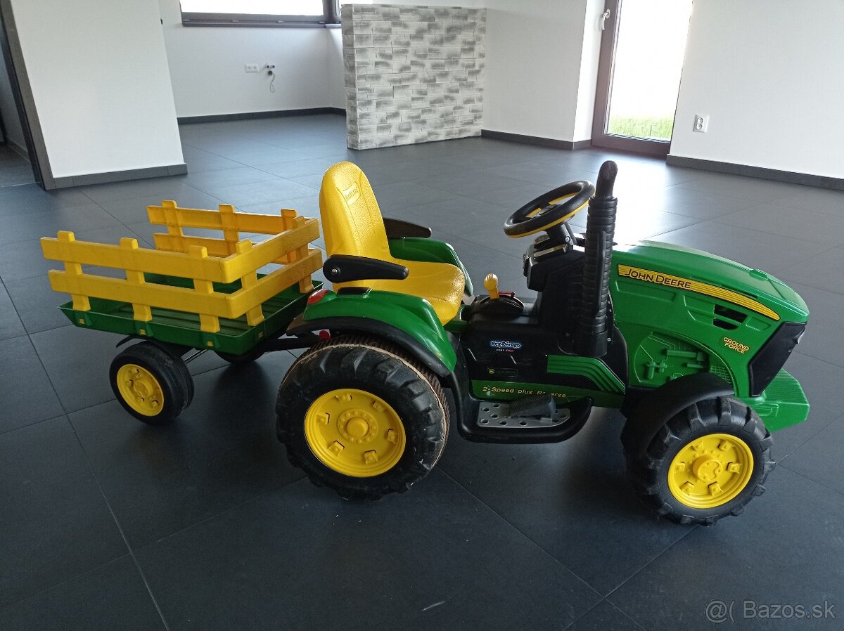 Predám traktor John Deere