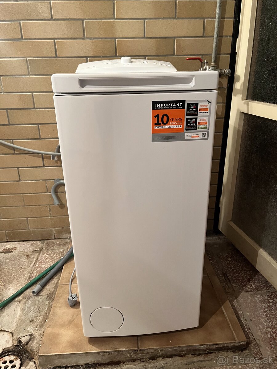 Whirlpool TDLR 5030L EU/N je zhora plnená práčka