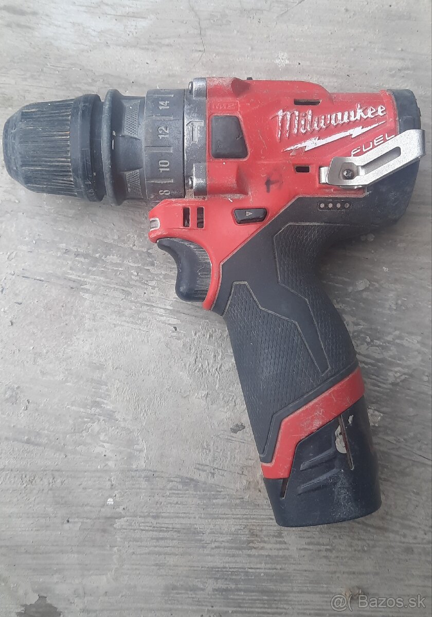 Milwaukee m12 skrutkovac