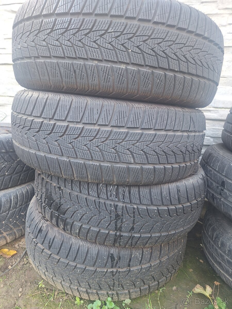 Zimné pneumatiky 215/55 R17