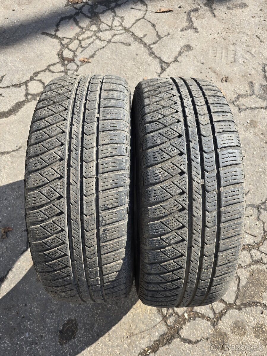 Predám celoročne pneumatiky 215/60 R16