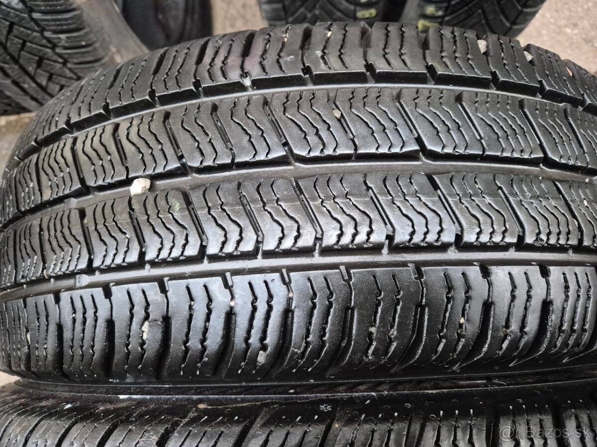 215/65 r16C zimné BARUm dezén 7,8 mm DOT2022