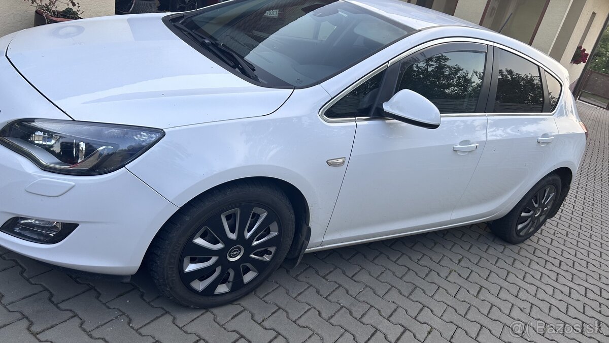 Opel Astra J