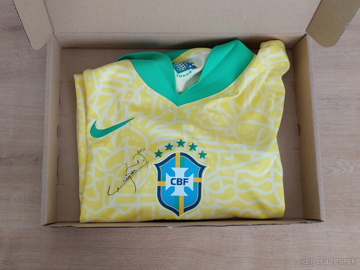 Futbalový dres Brazílskej repre s podpisom samotného Neymara