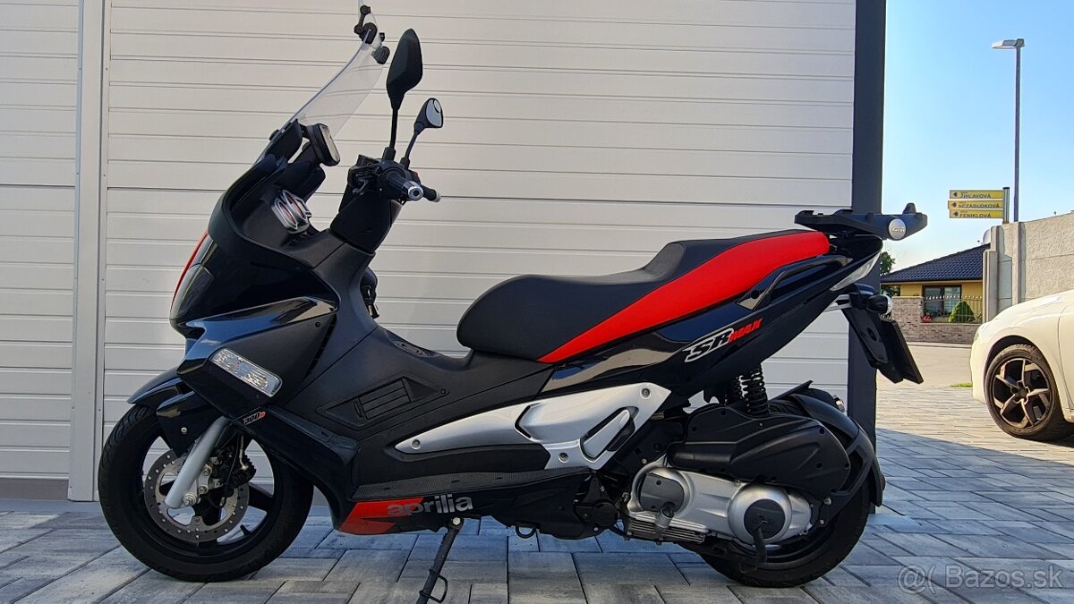 Aprilia SR max 300