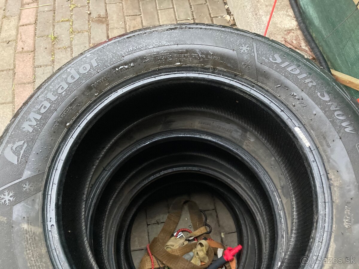 Predám zimné pneu 225/65 R17