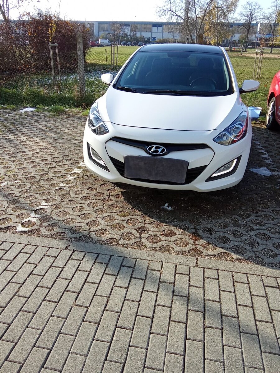 Hyundai i30 1.6 mpi 88kw 120ps r.v 2014