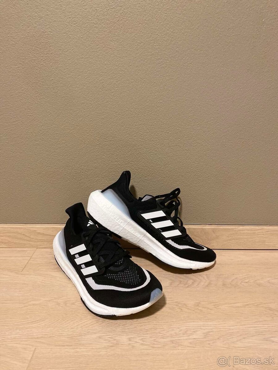 Adidas Ultraboost Light 45 1/3