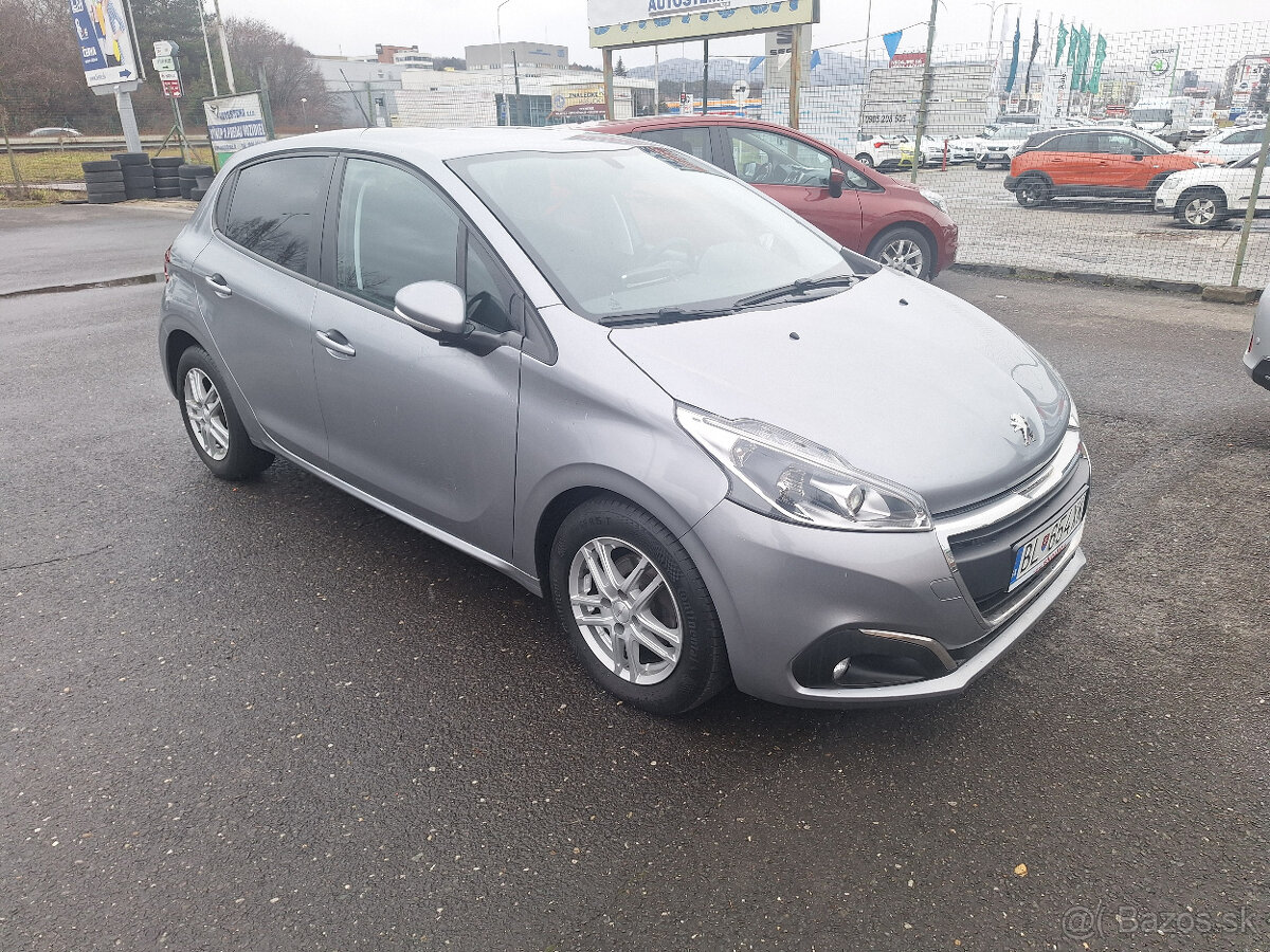 Peugeot 208 1.2 PureTech Allure E6.2