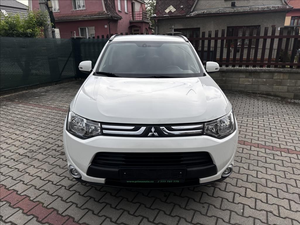 Mitsubishi Outlander 2.2DI-D 4WD 110kW 2013 114306km INTENSE