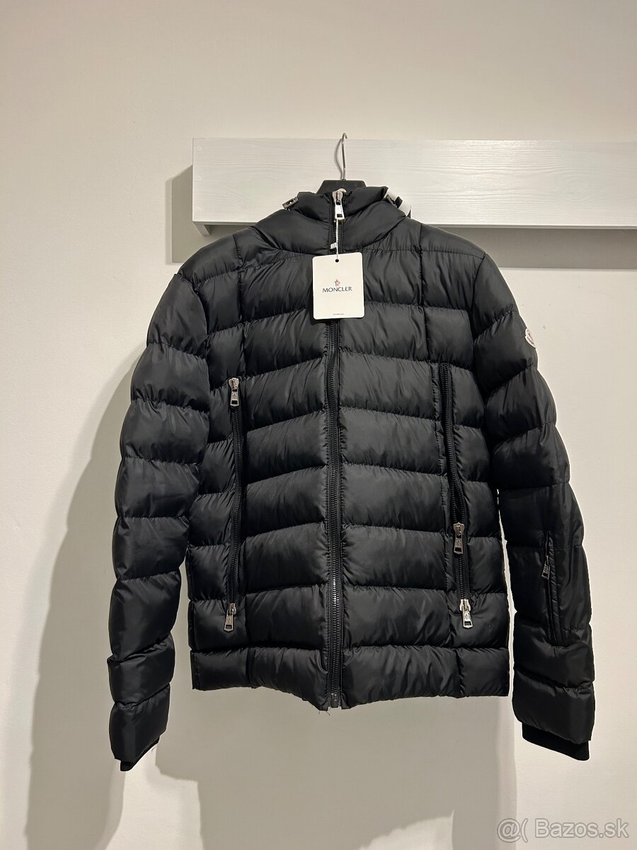 Moncler Bunda