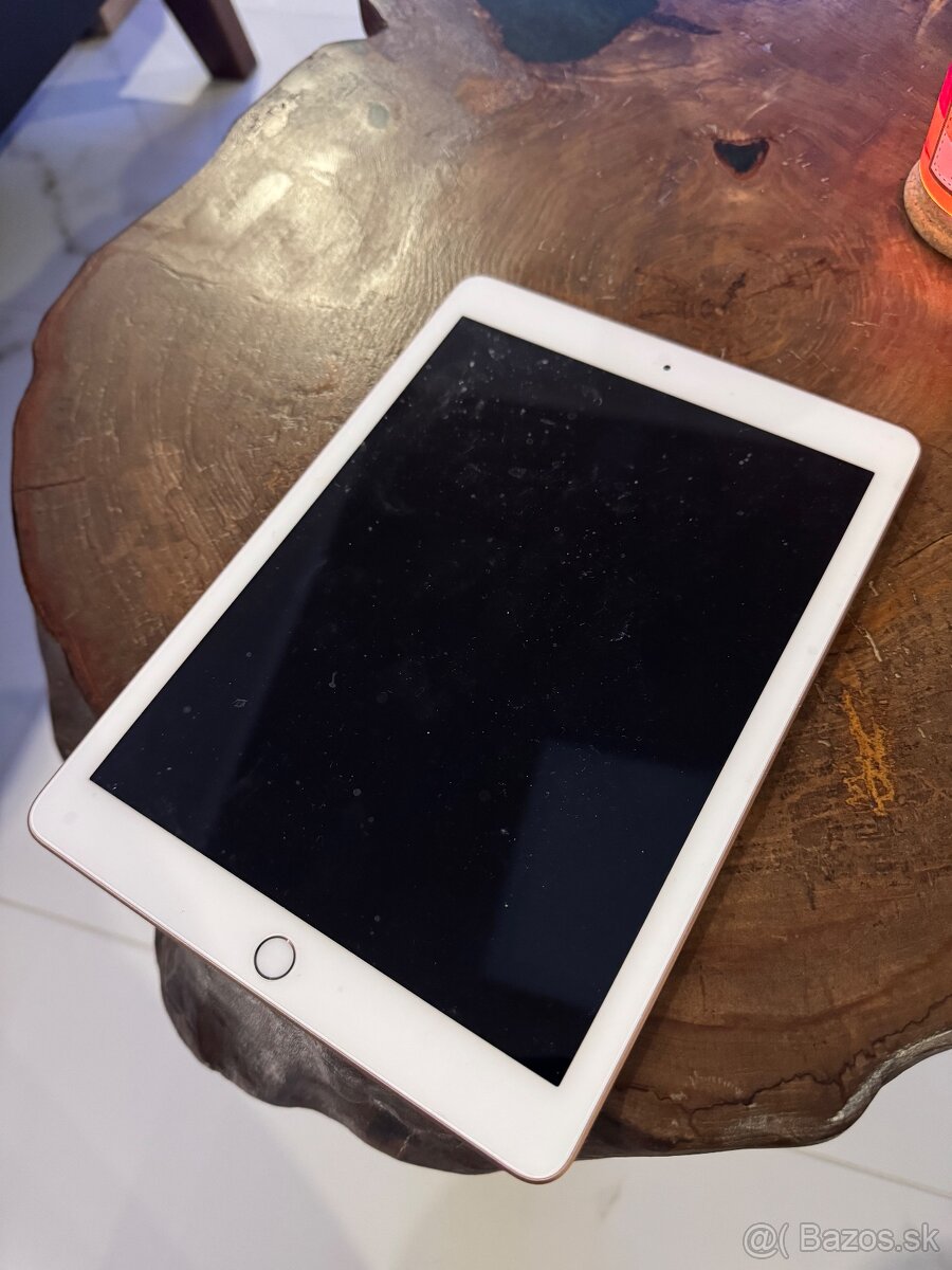 Apple IPad 6