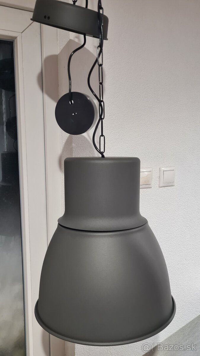 Predám závesnú lampu Hektar 38 cm