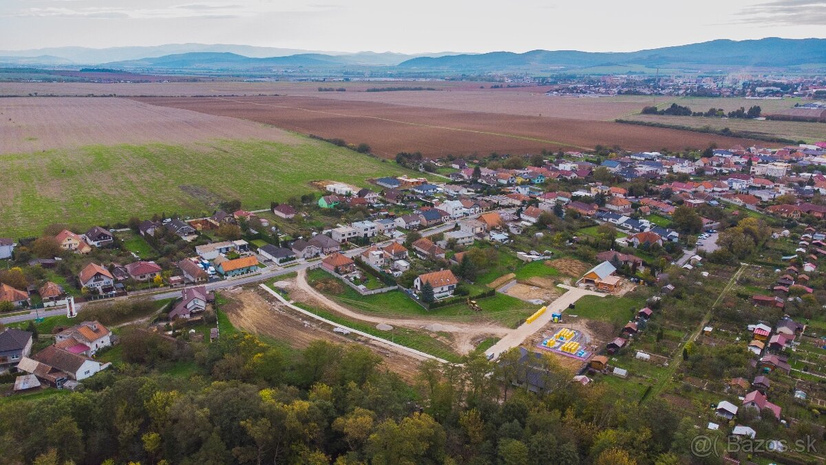 JACOVCE STAVEBNÝ POZEMOK