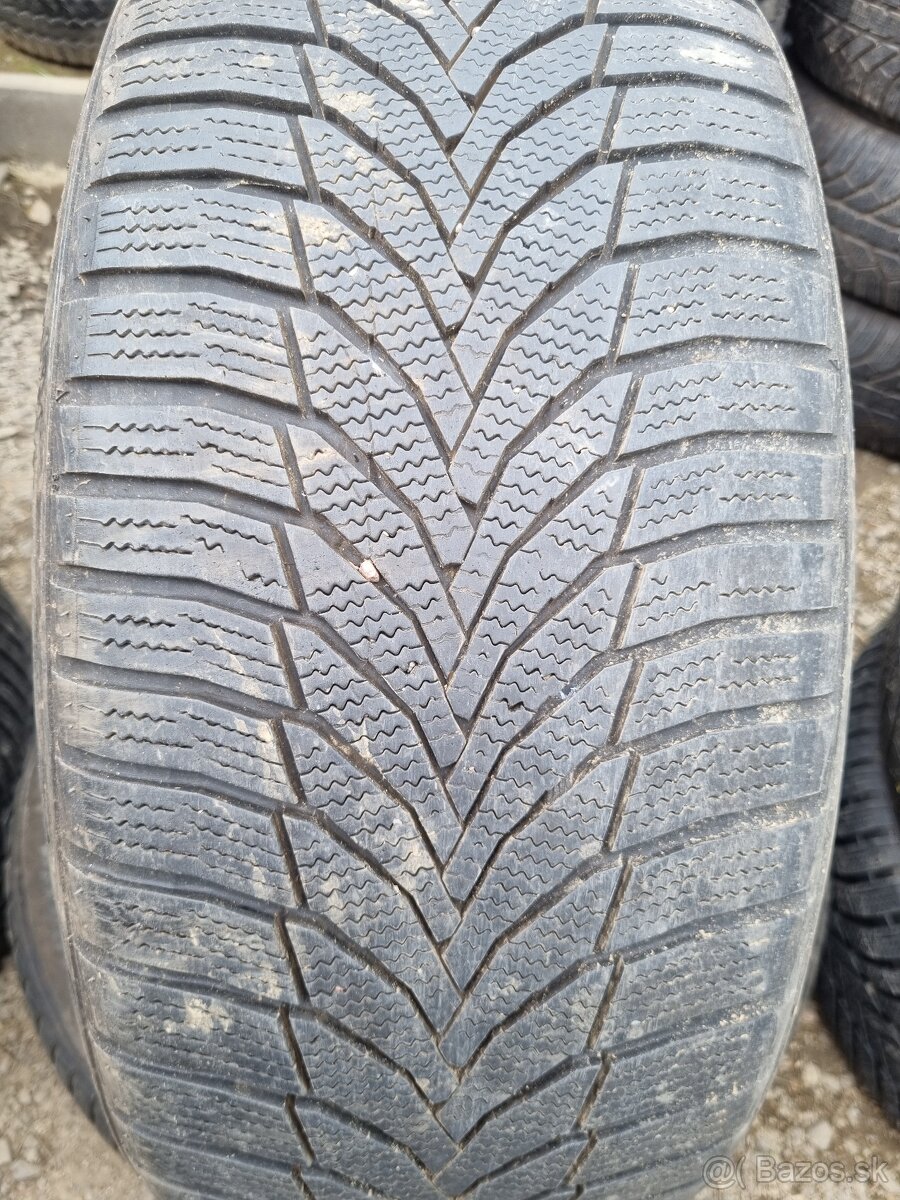 245/50R18 Nexen