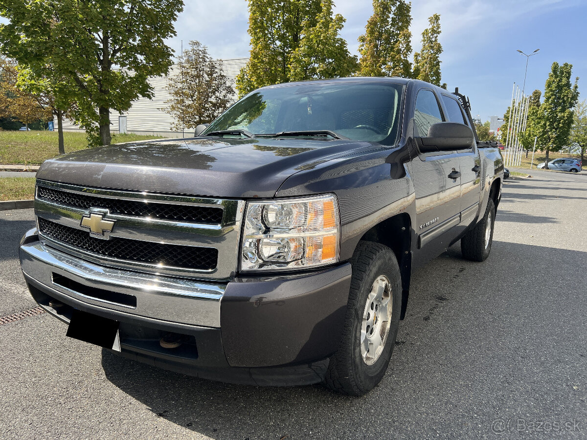 Chevrolet Silverado 5.3 V8, 4x4, nové LPG, tažné 3500 kg