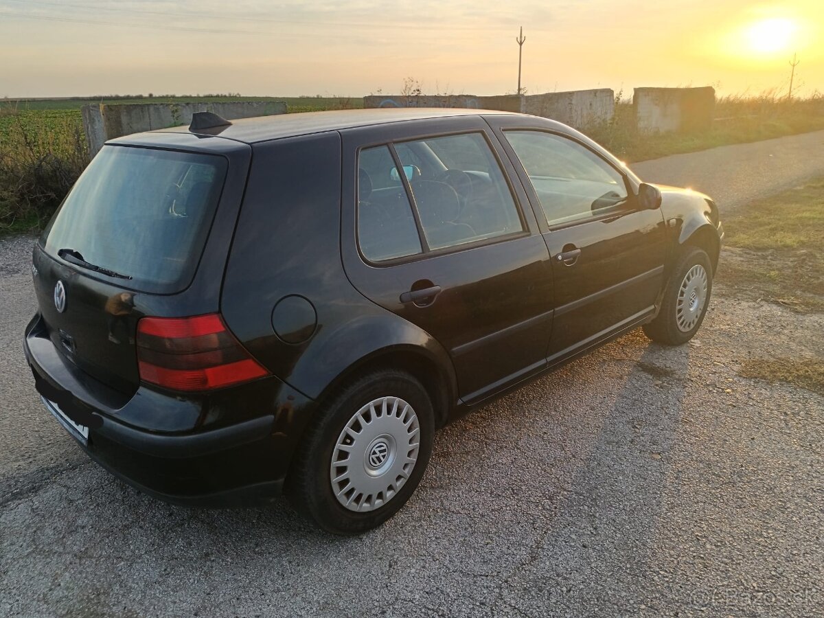 Volkswagen Golf 4 1.4 benzín