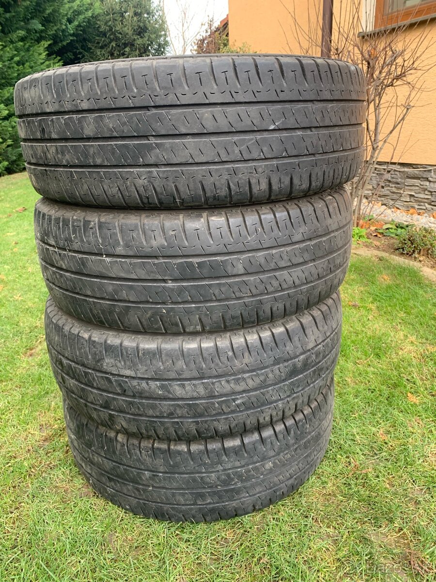 4x letné pneu. Michelin Agilis 225/70 R15 C