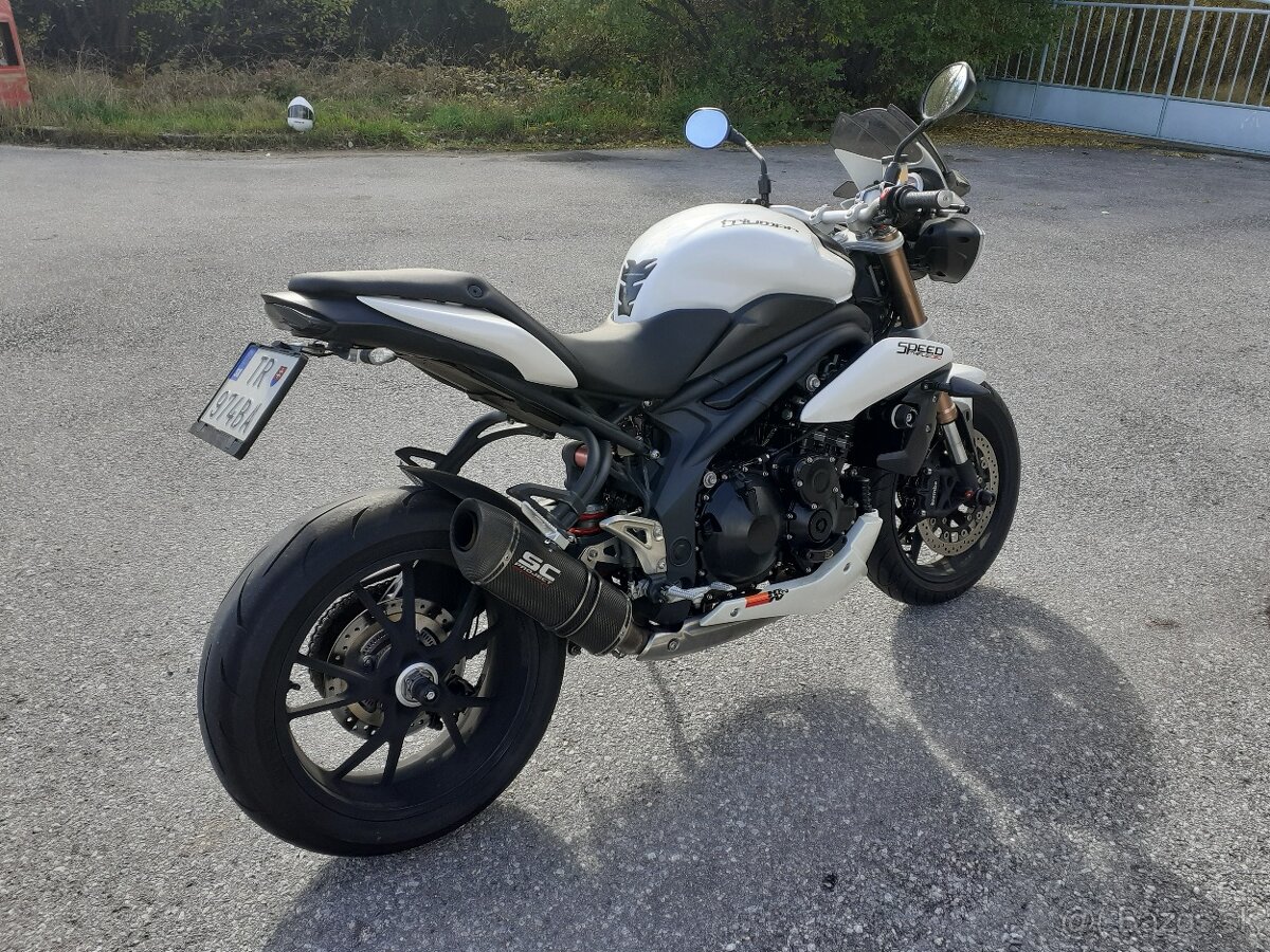 Triumph speed triple