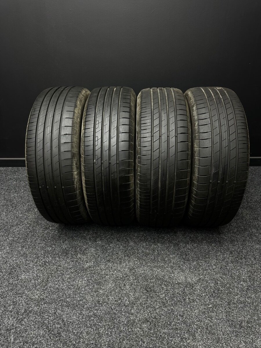 Sada pneu GoodYear 215/60/17 96H