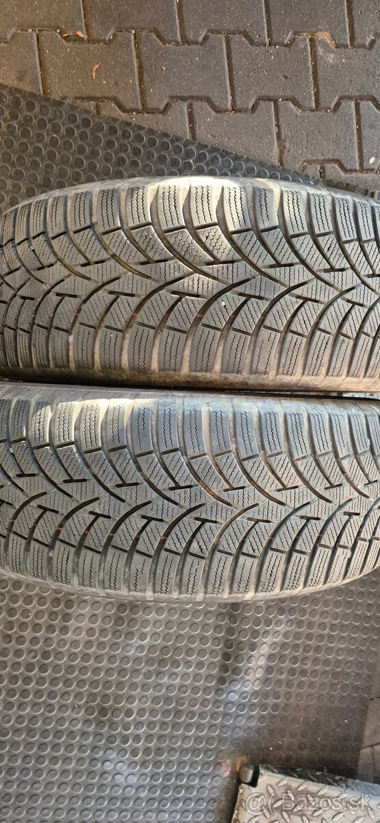 215/60 r17 Toyo zimne