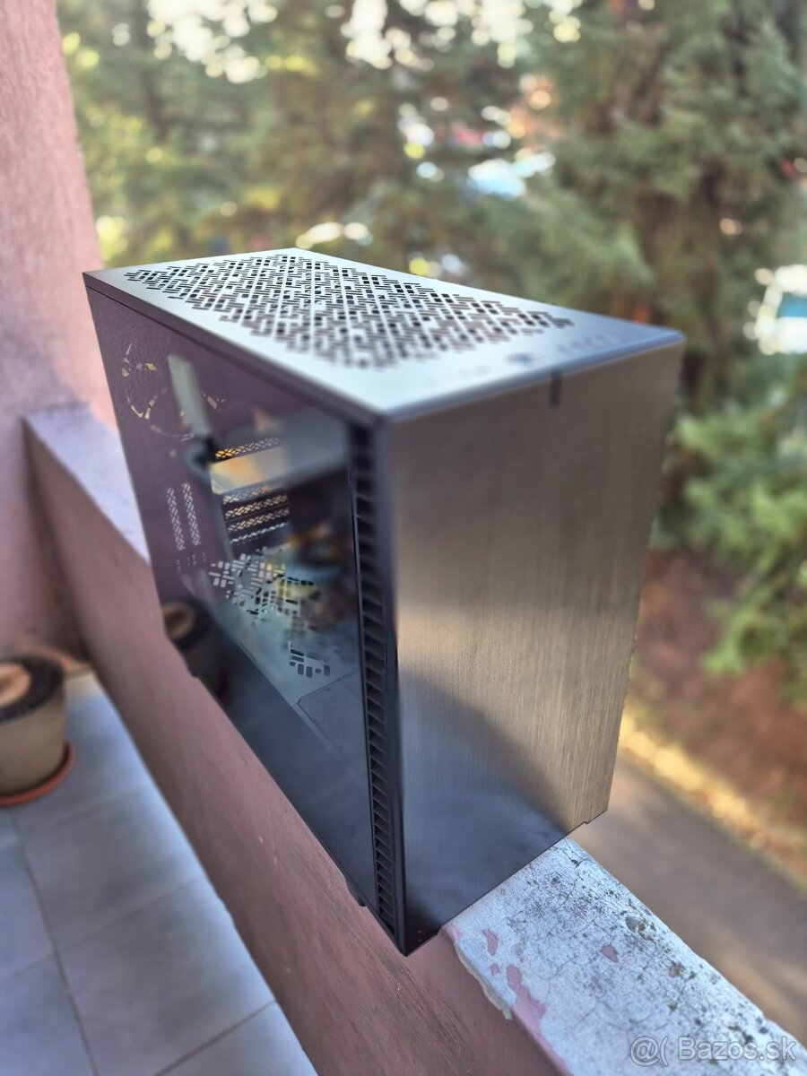 Fractal Design Define 7 + Blu Ray napalovačka LG