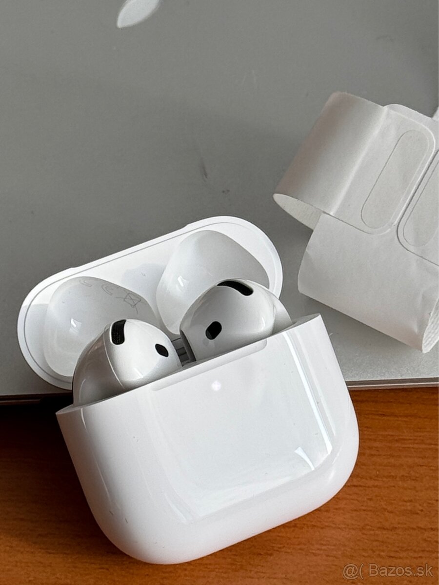 Apple AirPods 4 - nové, rok záruka