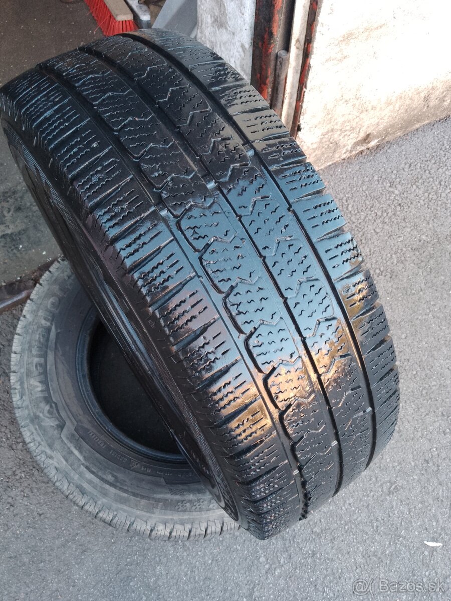 2x zimné pneumatiky 215/70 r 15 C