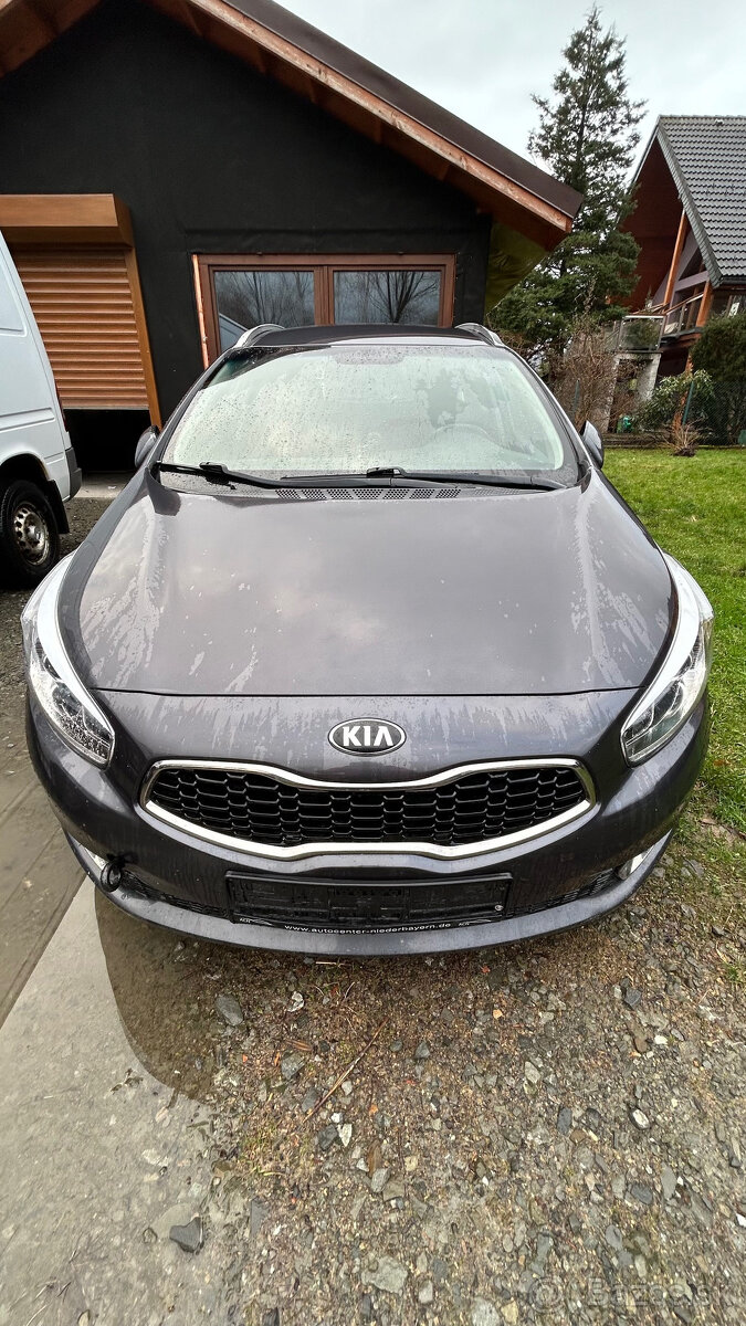 KIA CEED II 12- 1.6 CRDI  Kapota , dvere , naraznik , motor