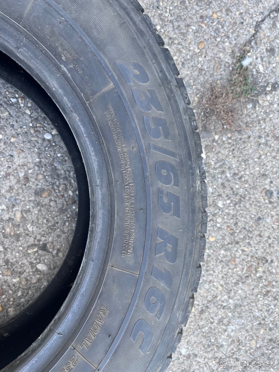 235/65 R16C letné Riken