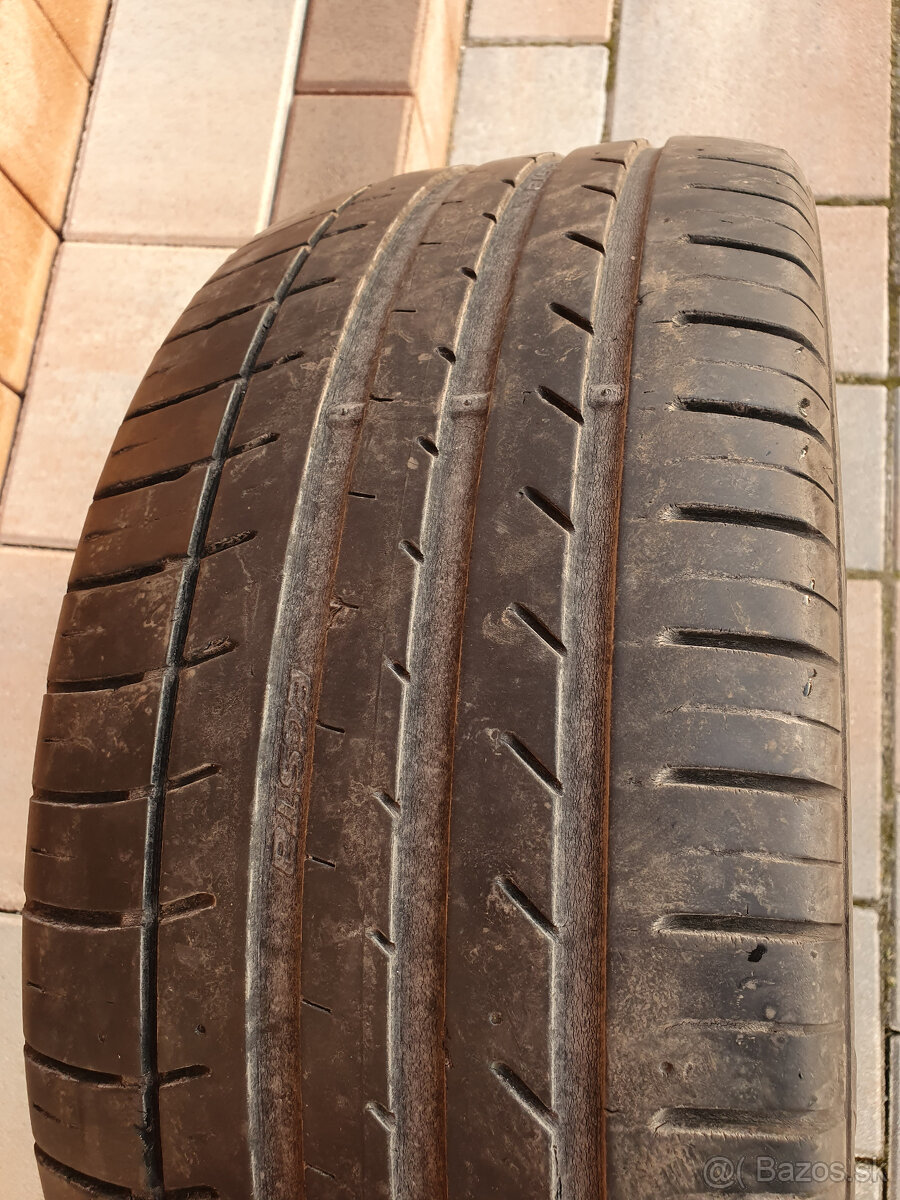 Predam letne pneu KUMHO Ecsta LE Sport 245 45 ZR18 100Y