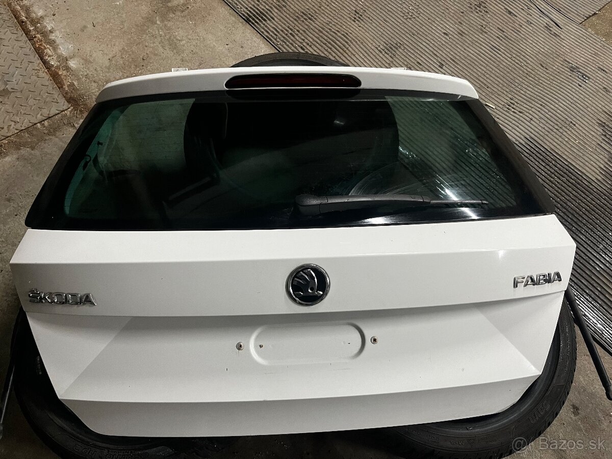 Škoda fabia 3 kufrové dvere