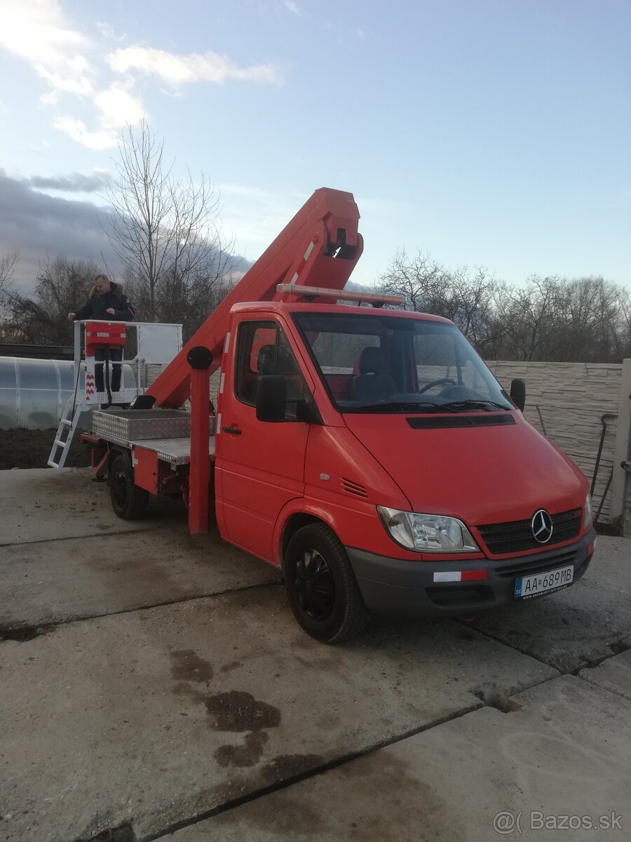 Mercedes sprinter 311 hydravlicka plosina 22m