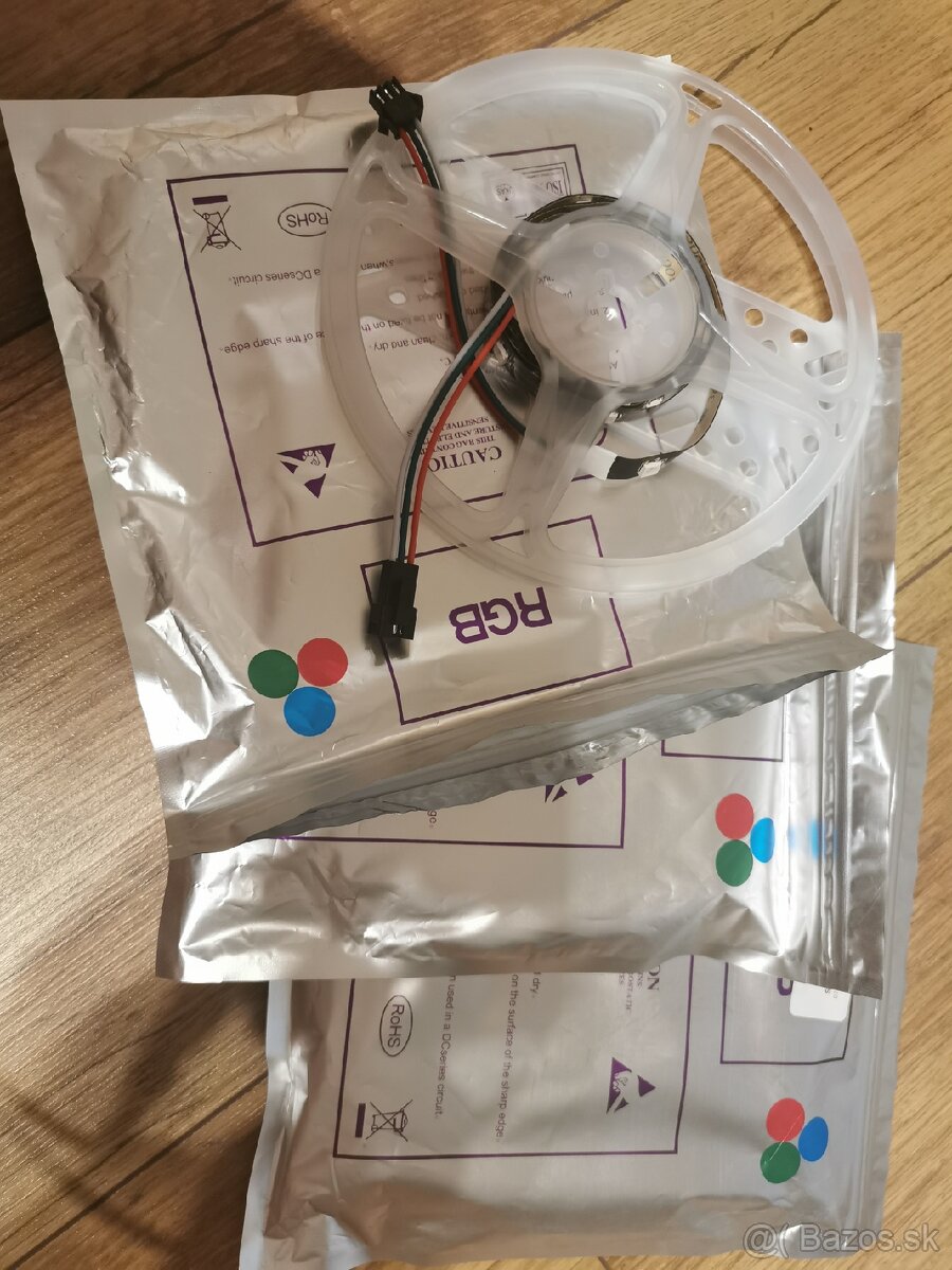 Predam RGB LED pasik 5V programovatelny