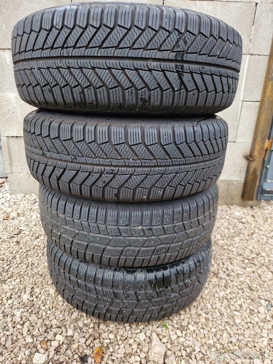 Pneu s plechovými diskami 215/60 R16