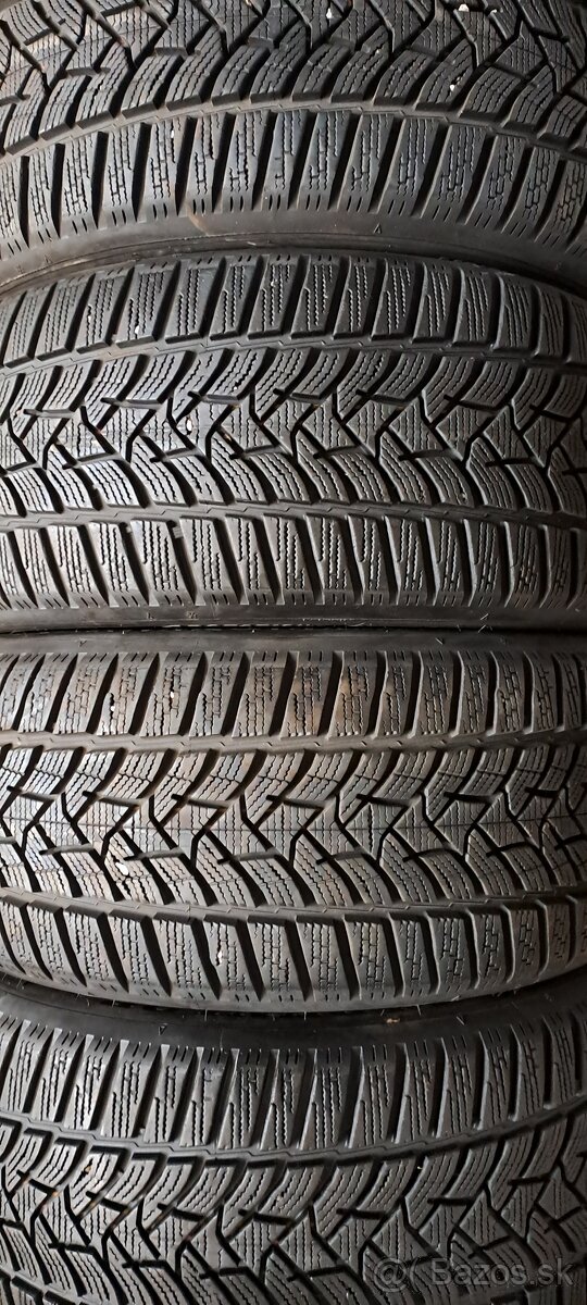 Predám 4ks jazdené zimné 225/45r17-94V Dunlop top stav