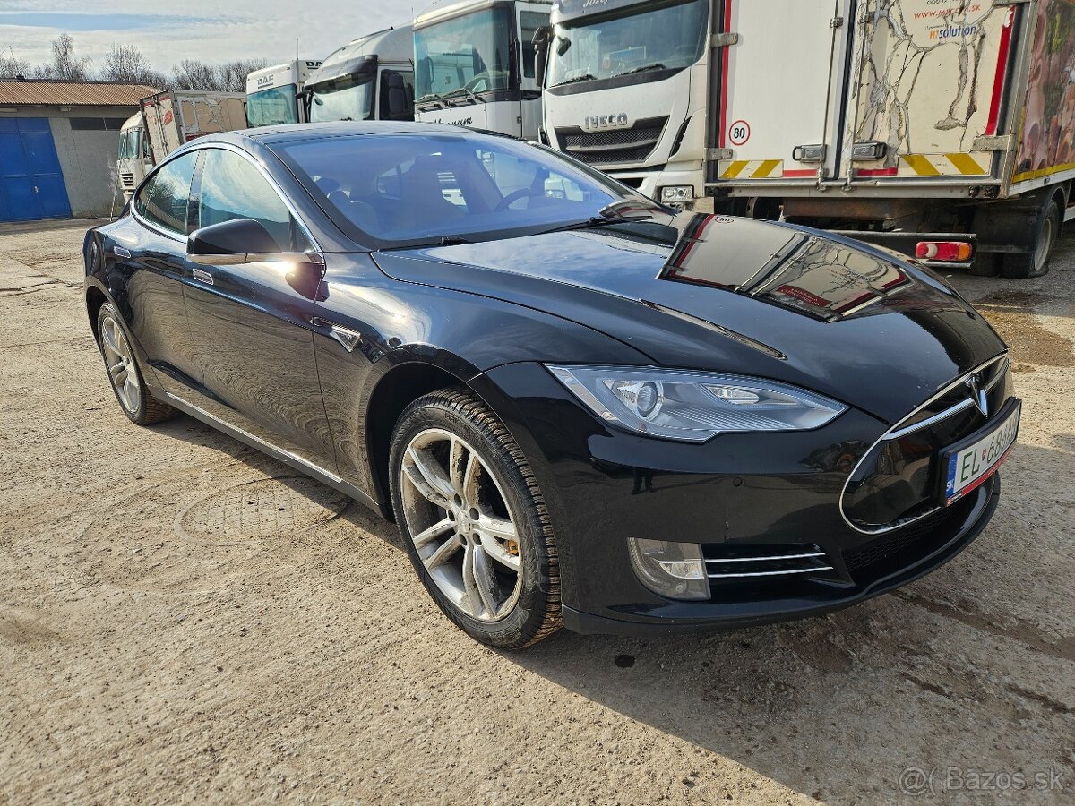 Tesla Model S 85