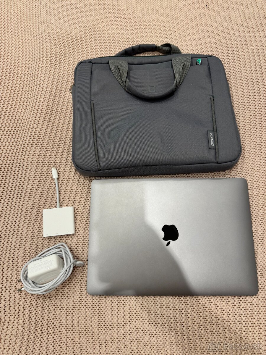 MacBook Air 13" M1 SK Vesmírne sivý