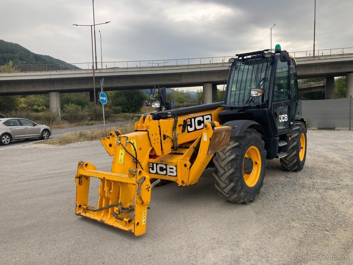 JCB 535-140 Hi-Viz - Čelný teleskopický nakladač