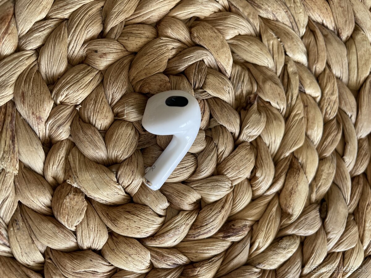 Predám nové pravé slúchadlo pre Airpods 3