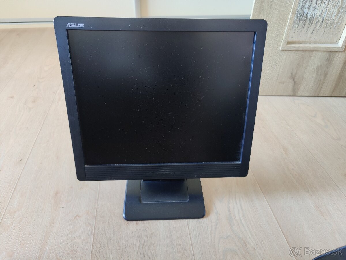 Monitor, klávesnica, káble