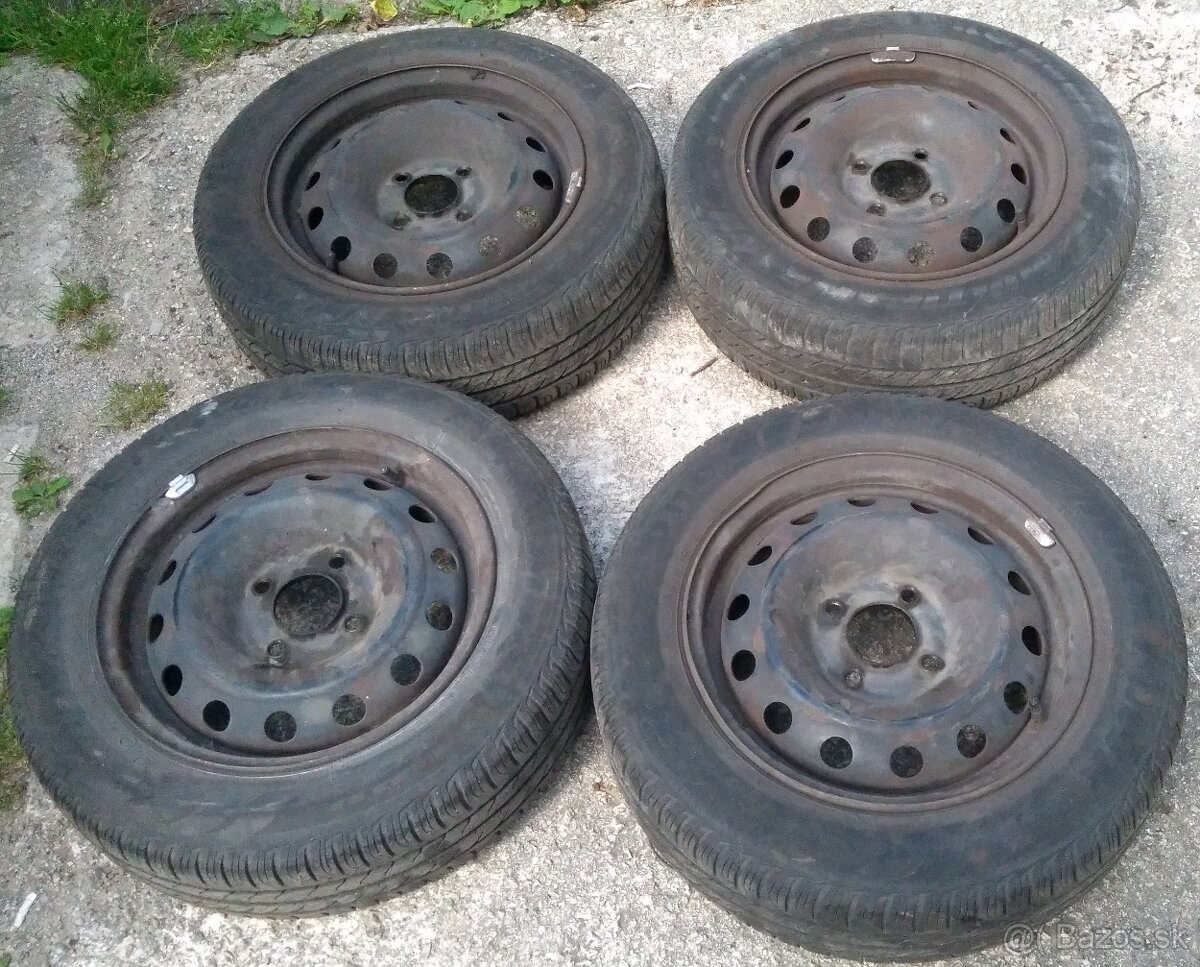 4 ks letné pneu Firestone 175/65 R14 na plechových diskoch