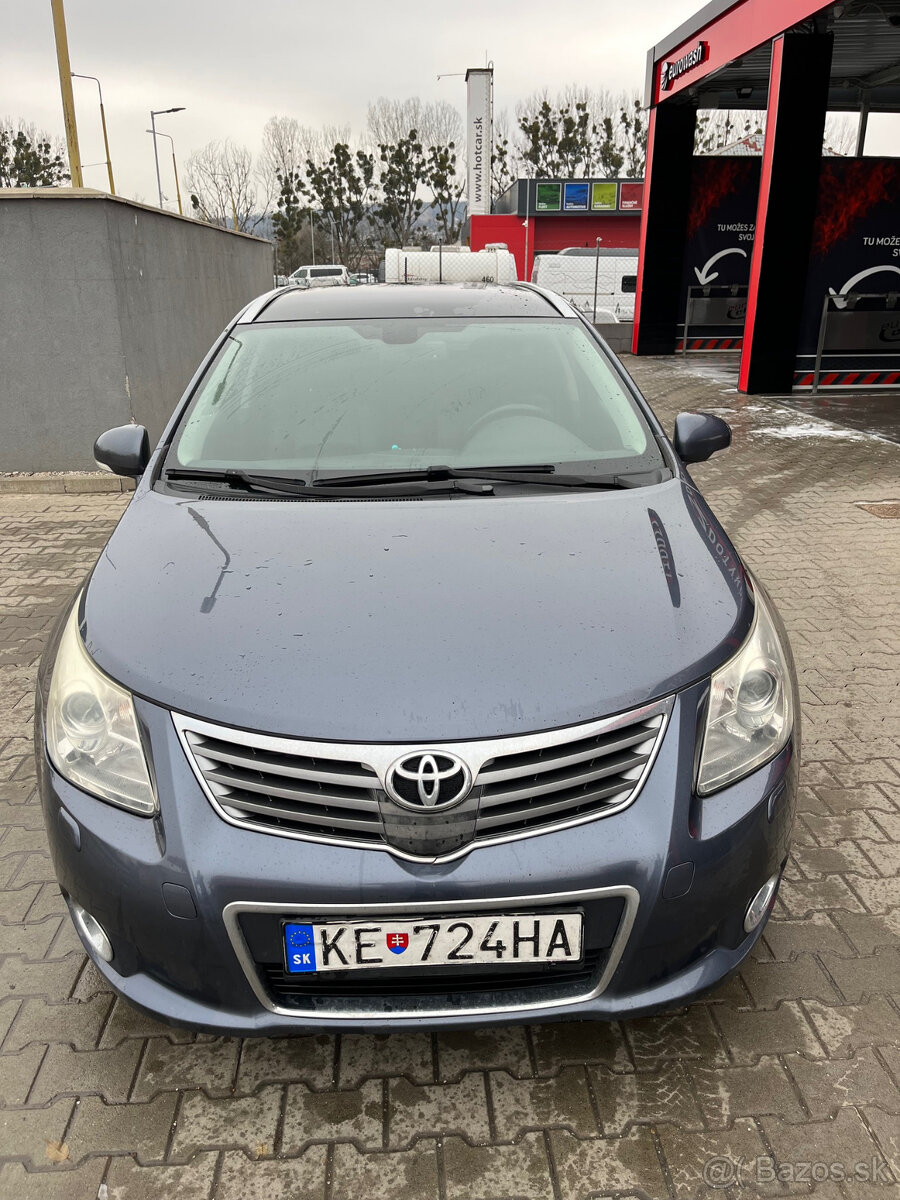 Toyota Avensis combi 2,2 D-4D Lux,r.v. 2010