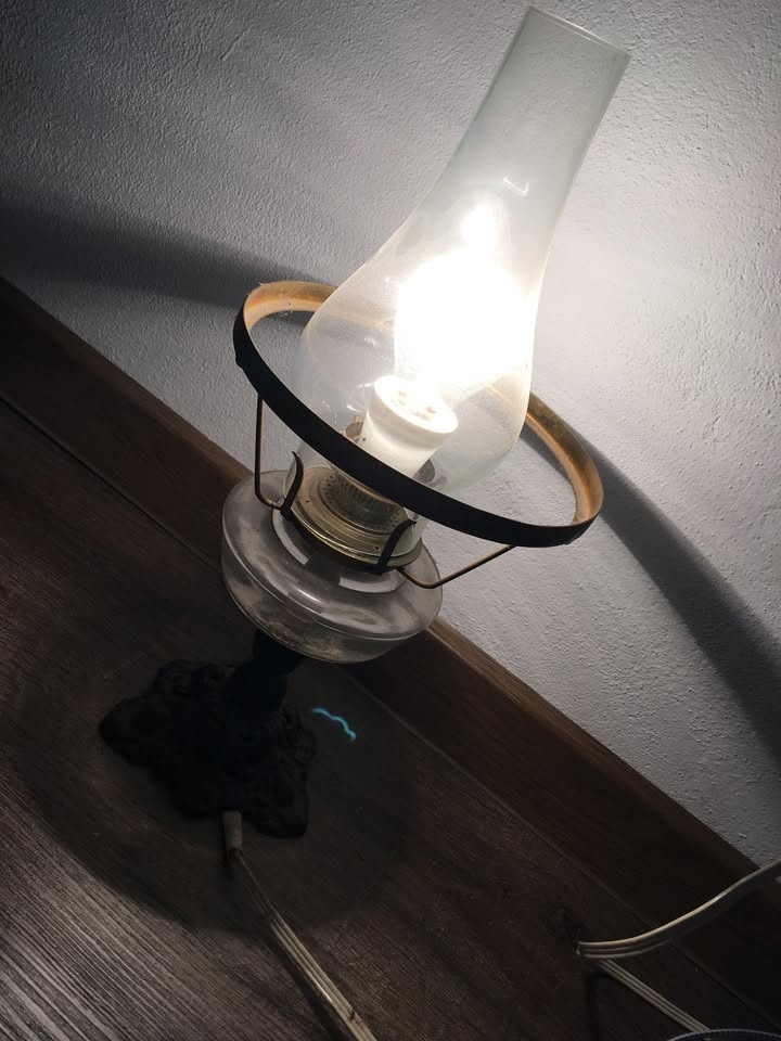 Stolná lampa - petrolejka