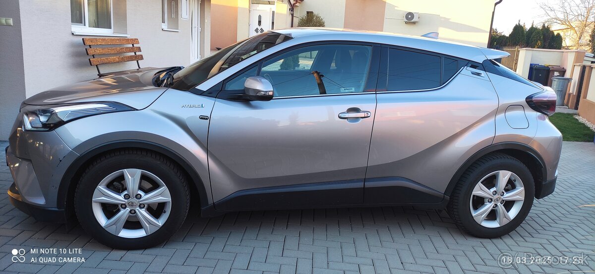 Toyota CHR 1.8 HYBRID EXECUTIV